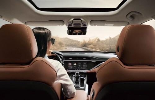 按捺不住躁动的心 就跟着博越PRO一起去赏春色吧