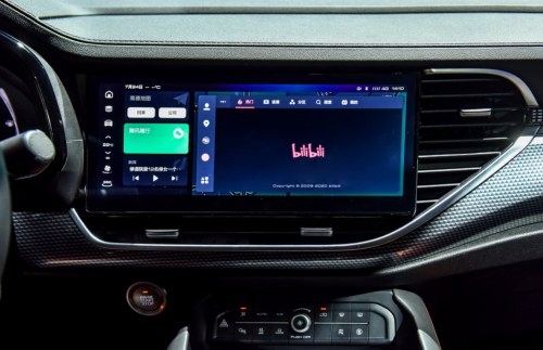夜间出行，哈弗F7x可能是比公共交通和的士更适合的方式