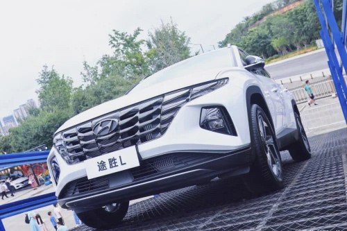 現(xiàn)代嘉年華2.0 在北國冰城哈爾濱