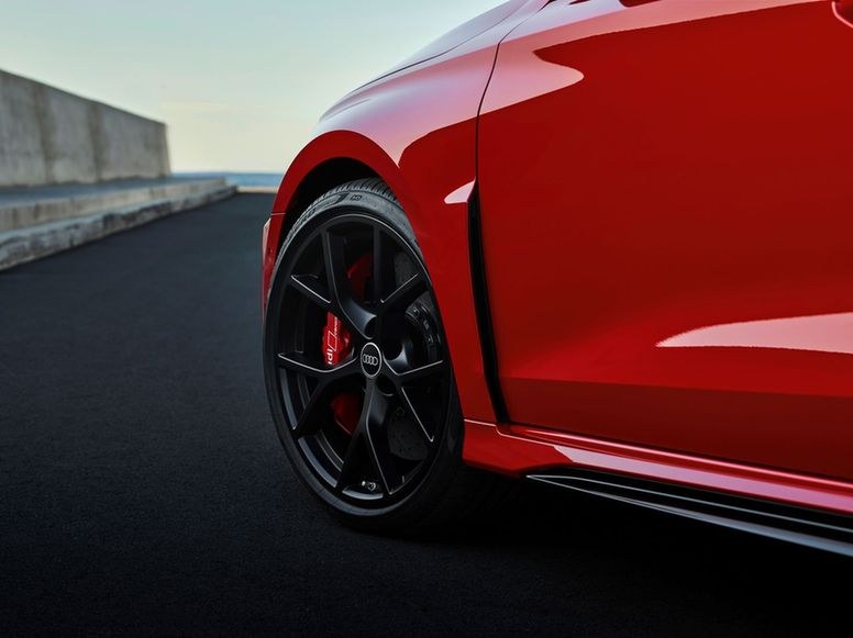 倍耐力P ZERO TROFEO R轮胎装配在新款奥迪RS3车型上，刷新纽博格林赛道纪录