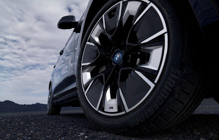 电动豪华新典范！新BMW iX3携丰富高价值标准配置焕新上市