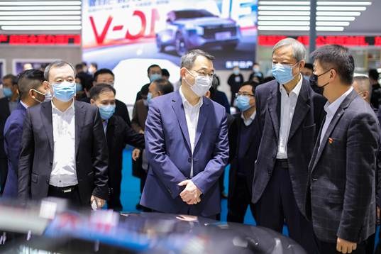 东风雪铁龙武汉车展完美收官　与客户共创的"T蓝"车身凡尔赛C5 X备受追捧