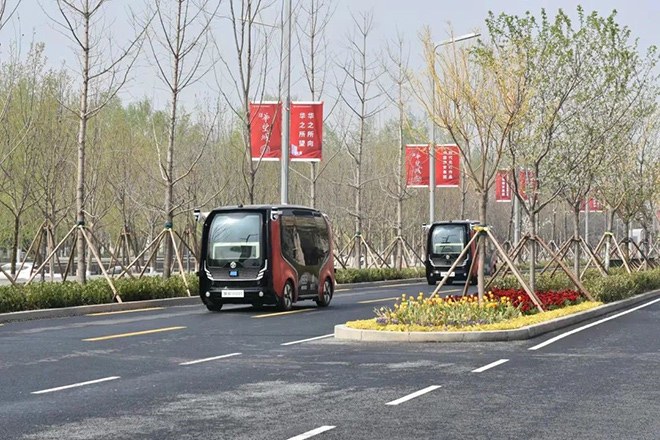 東風(fēng)L4級5G自動駕駛車在雄安新區(qū)參加測試