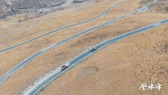 開電動車勇登“珠峰”，與特斯拉一起丈量世界