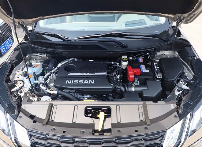 奇骏搭载日产1.5 升三缸VC-Turbo（涡轮增压）发动机