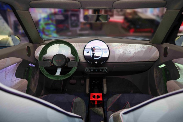 就这么迷你下去！MINI Concept Aceman纯电动跨界概念车上海开启亚洲首秀
