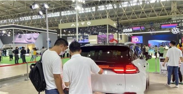 爱驰汽车将参加第20届华中国际车展B3-16展台