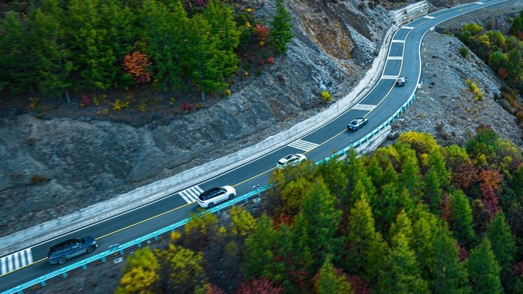 纵横川西 驭鉴巅峰！上汽奥迪全系车型登顶世界高城“天空之城”