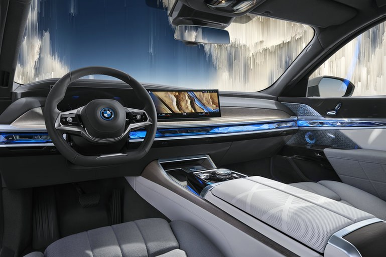 电动时代的豪华之巅，创新纯电动BMW i7满电上市