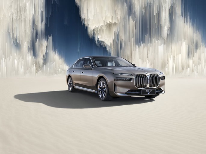 电动时代的豪华之巅，创新纯电动BMW i7满电上市