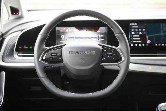 新派豪華大型MPV 上汽大通G90試駕體驗(yàn)