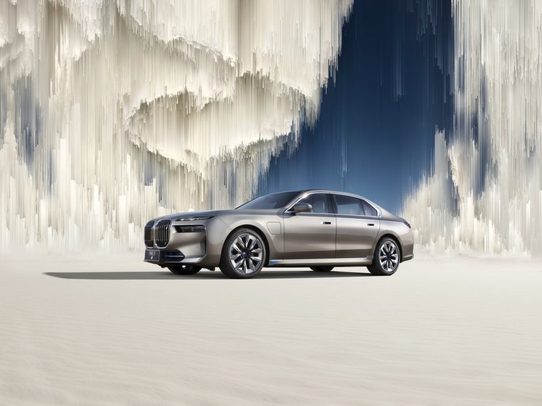 电动时代的豪华之巅，创新纯电动BMW i7满电上市