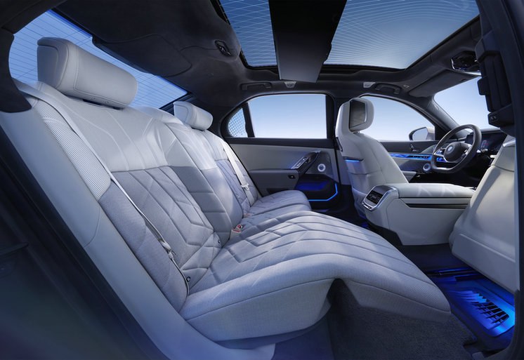 电动时代的豪华之巅，创新纯电动BMW i7满电上市