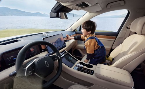 问界M5智驾版搭载HUAWEI ADS 2.0高阶智能驾驶系统