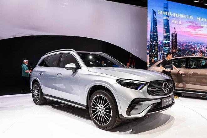奔驰全新EQE纯电SUV