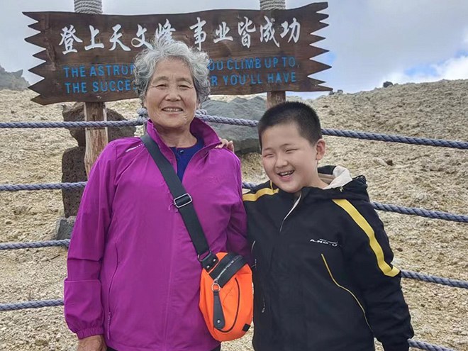 讓年輕人直呼瑞思拜 70歲車神奶奶帶你體驗夢想人生