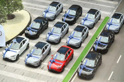 问界新M5开启全国交付 媒体称赛力斯汽车不断突破交付速度