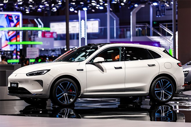 流量担当 问界新M5 Ultra诠释年轻人的梦中情车