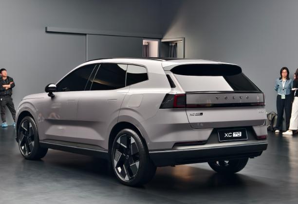 沃尔沃XC70全球首发：售价将40万起，预计9月上市