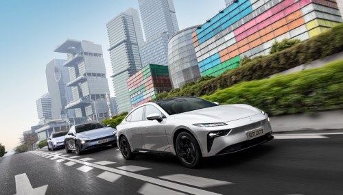 15万级电动轿跑 eπ007征服Z世代首购族