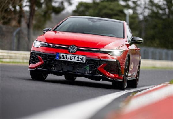 零百加速5.5秒！配DCC底盘，高尔夫GTI 50周年特别版官图发布