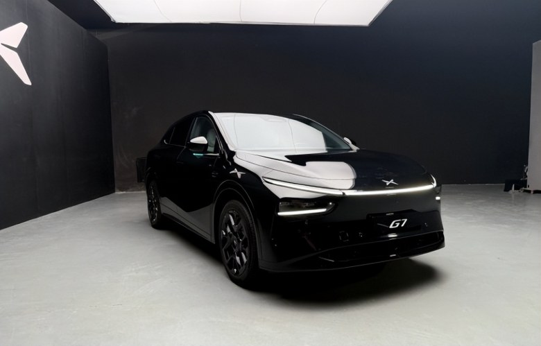 直面特斯拉Model Y！小鹏G7首发亮相，预售23.58万元