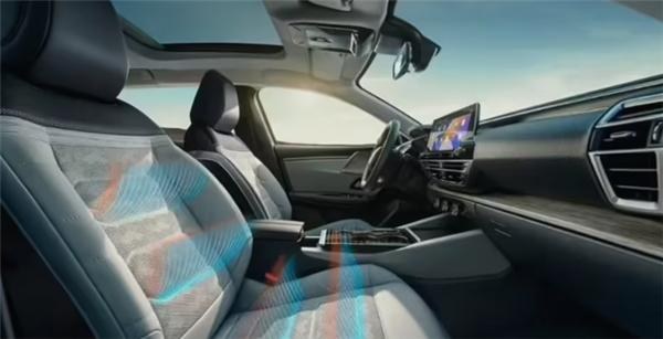 对手锁定标致408X，售价13.77万元！2025款凡尔赛C5 X上市