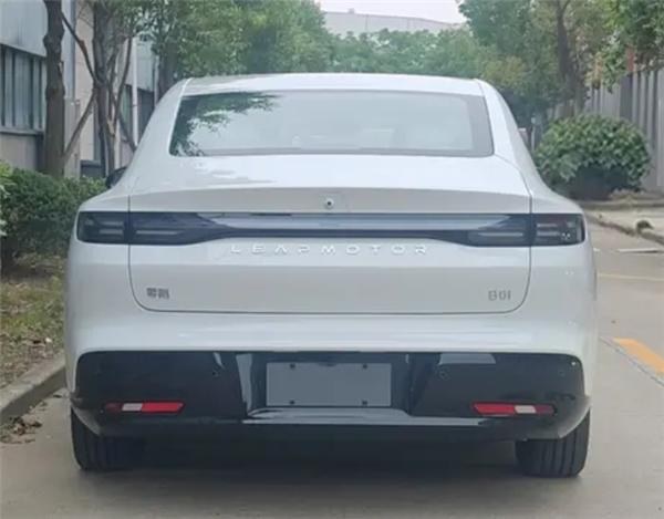 对标秦PLUS EV！零跑B01新增100kW入门版本，计划7月上市交付