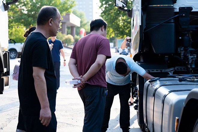 东风商用车快递牵引车全国品鉴活动首站潍坊启幕