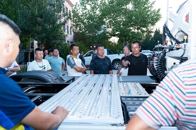 东风商用车快递牵引车全国品鉴活动首站潍坊启幕