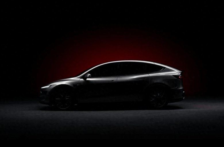 中国特供！超3米轴距+六座布局，特斯拉Model Y L今秋上市
