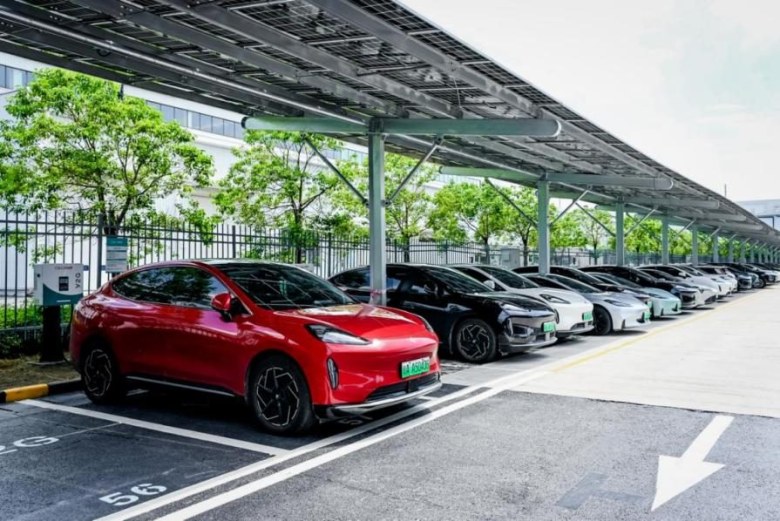 广汽建成全国最大V2G微网暨20000桩充电网络，构建“车-桩-网”融合新生态