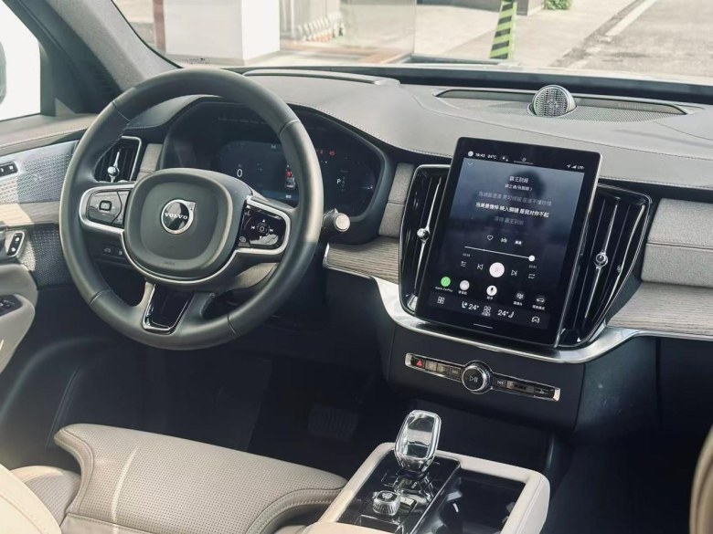 亏电也省油！开着沃尔沃XC90 T8去玩是什么体验？