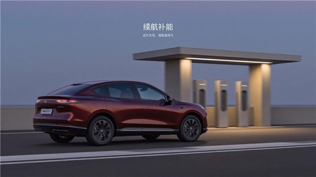 昊铂HT以“全系豪华”破局小鹏G7的“科技叙事”