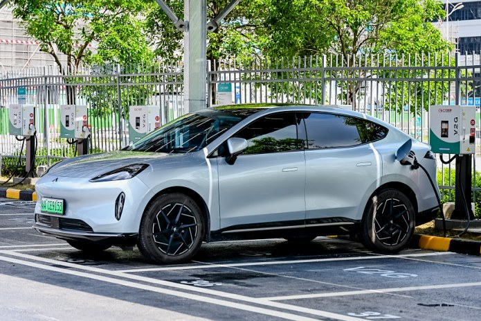 广汽建成全国最大V2G微网暨20000桩充电网络，构建“车-桩-网”融合新生态