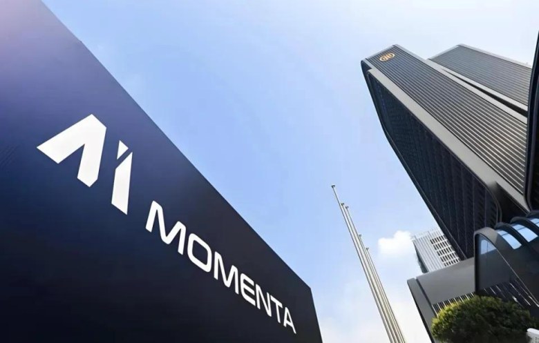 Momenta由低向高，李鹏程从左到右