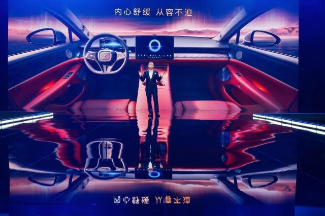 搭载岚海智能超混！纯电续航410公里，岚图追光L正式开启预订