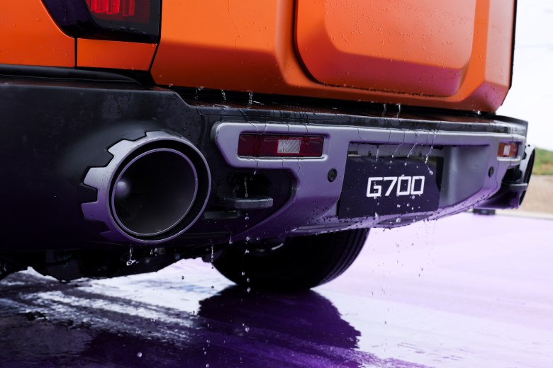 车轮破浪!纵横G700成功横渡长江