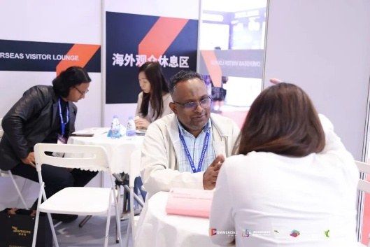 千企齐聚、黑科技云集！2025深圳国际全触与显示展启幕