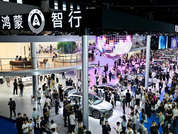 鸿蒙智行9月交付量稳居5万台阶，累计交付突破95万台