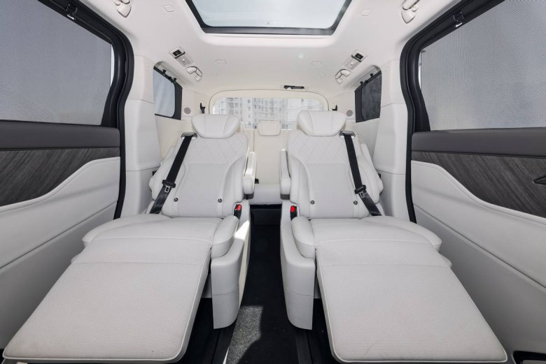 剑指腾势D9！魏牌高山7以28.58万杀入，家用MPV价格战开打