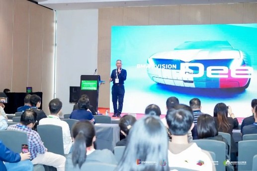 千企齐聚、黑科技云集！2025深圳国际全触与显示展启幕