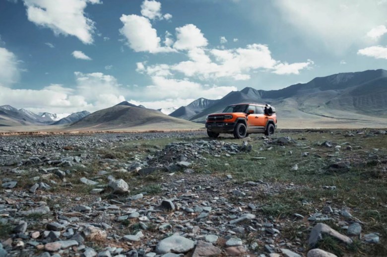 定位“全领域豪华越野SUV”!纵横G700正式上市,售价32.99万元起