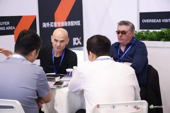 千企齐聚、黑科技云集！2025深圳国际全触与显示展启幕