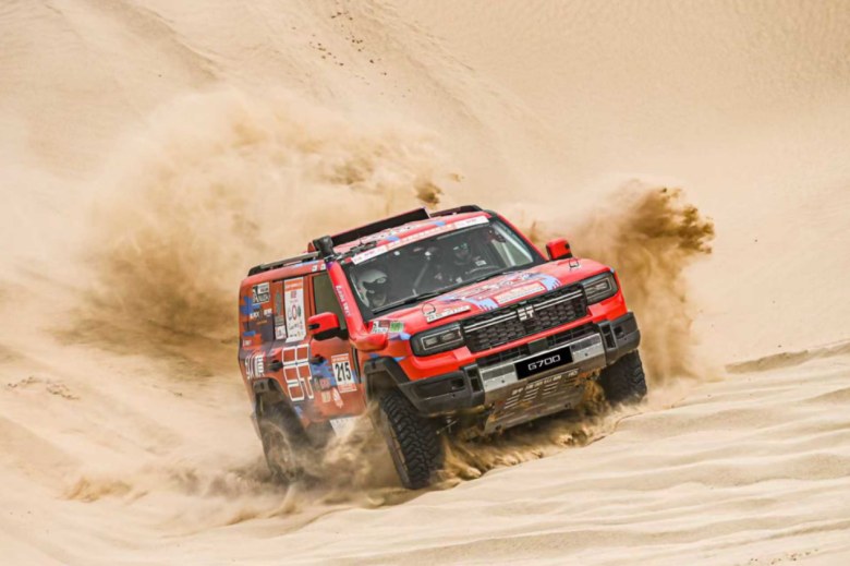 定位“全领域豪华越野SUV”!纵横G700正式上市,售价32.99万元起