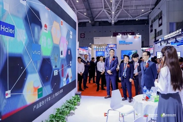 千企齐聚、黑科技云集！2025深圳国际全触与显示展启幕