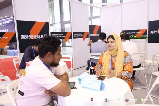 千企齐聚、黑科技云集！2025深圳国际全触与显示展启幕