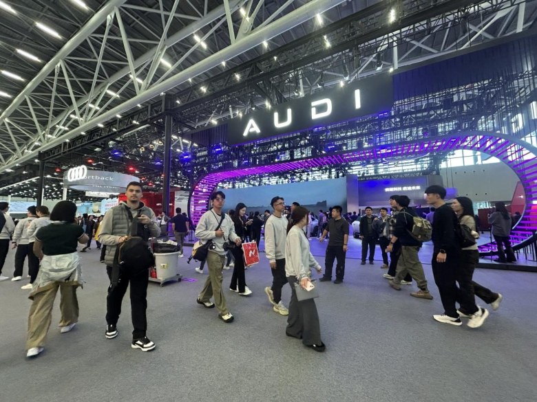 双馆齐开!上汽大众+奥迪携狠货炸翻广州车展