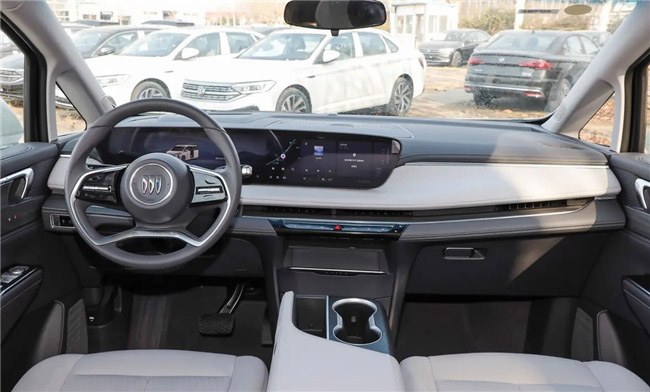 多维度对比锐胜M8和别克GL8