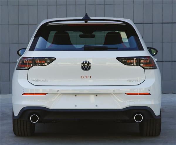 涨价2000元，减配真皮方向盘，新款高尔夫GTI还香吗？